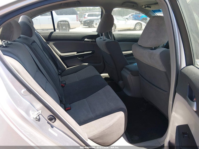 2008 Honda Accord VIN JHMCP26428C034142 IAAI salvage auction — NORMAL WEAR, Clear (Kansas), sold $450 on 2026-07-31 (photo 8)