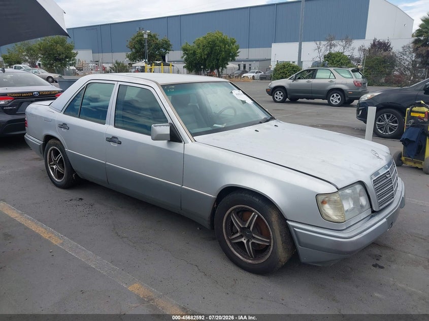 1994 Mercedes-benz E-class VIN WDBEA32E2RC116808 IAAI salvage auction — NORMAL WEAR, Clear - Dealer Only (California), sold $275 on 2026-07-29 (photo 1)