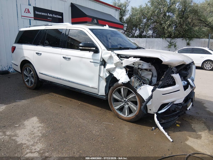 2019 Lincoln Navigator VIN 5LMJJ3LT3KEL13194 — IAAI salvage auction photo