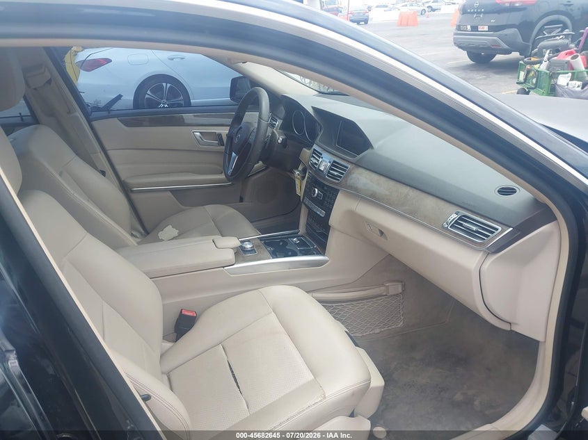 2015 Mercedes-benz E-klasse VIN WDDHF5KB3FB152192 IAAI salvage auction — RIGHT FRONT, Salvage (California), sold $4,300 on 2026-08-01 (photo 5)