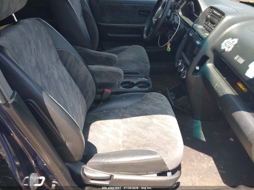 2003 Honda Cr-v VIN SHSRD78833U152142 IAAI salvage auction — NORMAL WEAR, Clear (Massachusetts), sold $25 on 2026-07-28 (photo 5)