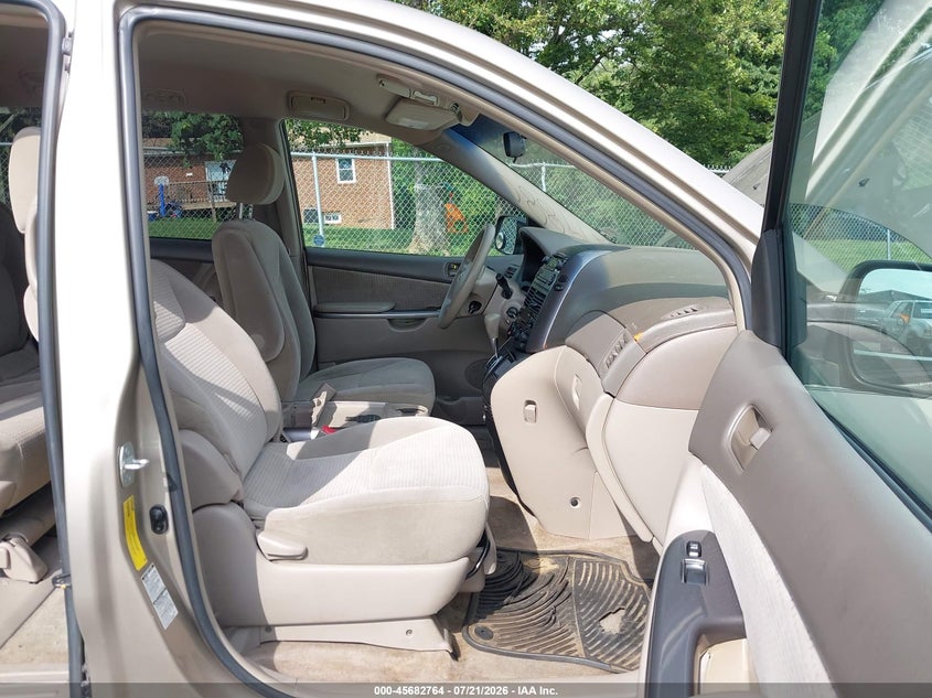 2006 Toyota Sienna VIN 5TDBA23C16S055571 IAAI salvage auction — NORMAL WEAR, Clear (Virginia), sold $100 on 2026-07-28 (photo 5)