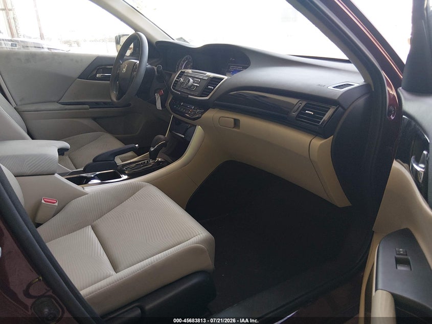 2017 Honda Accord VIN 1HGCR2F34HA302902 IAAI salvage auction — FRONT & REAR, Salvage Title, sold $2,800 on 2026-07-31 (photo 5)