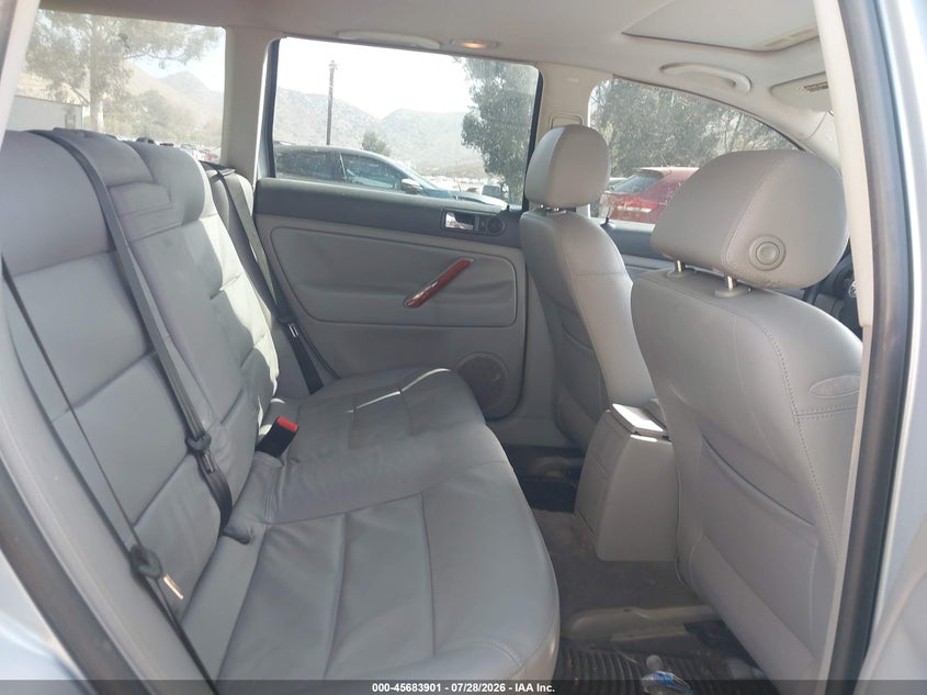 2004 Volkswagen Passat VIN WVWVD63B04E188411 IAAI salvage auction — NORMAL WEAR, App For Dup Clear (California), sold $250 on 2026-08-04 (photo 8)
