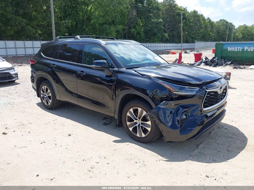 2021 Toyota Highlander VIN 5TDGZRBH8MS105027 — IAAI salvage auction photo