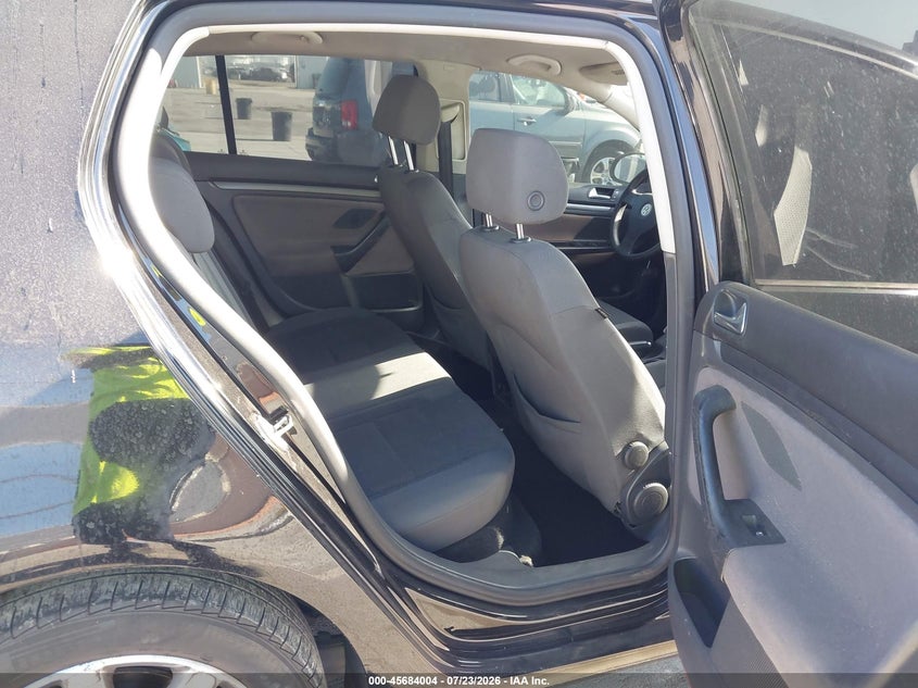 2006 Volkswagen Rabbit VIN WVWDS71KX6W200958 IAAI salvage auction — FRONT END, Salvage (California), sold $625 on 2026-08-09 (photo 8)