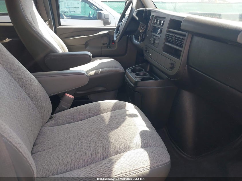 2014 Chevrolet Express 3500 VIN 1GAZG1FG5E1177778 IAAI salvage auction — LEFT & RIGHT, Sf97 (Texas), sold $16,275 on 2026-09-01 (photo 5)