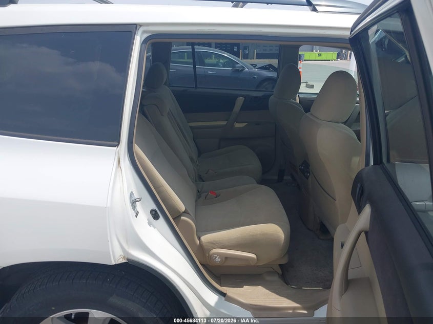 2010 Toyota Highlander VIN 5TDZK3EH9AS003091 IAAI salvage auction — NORMAL WEAR, Clear (Indiana), sold $1,850 on 2026-07-31 (photo 8)