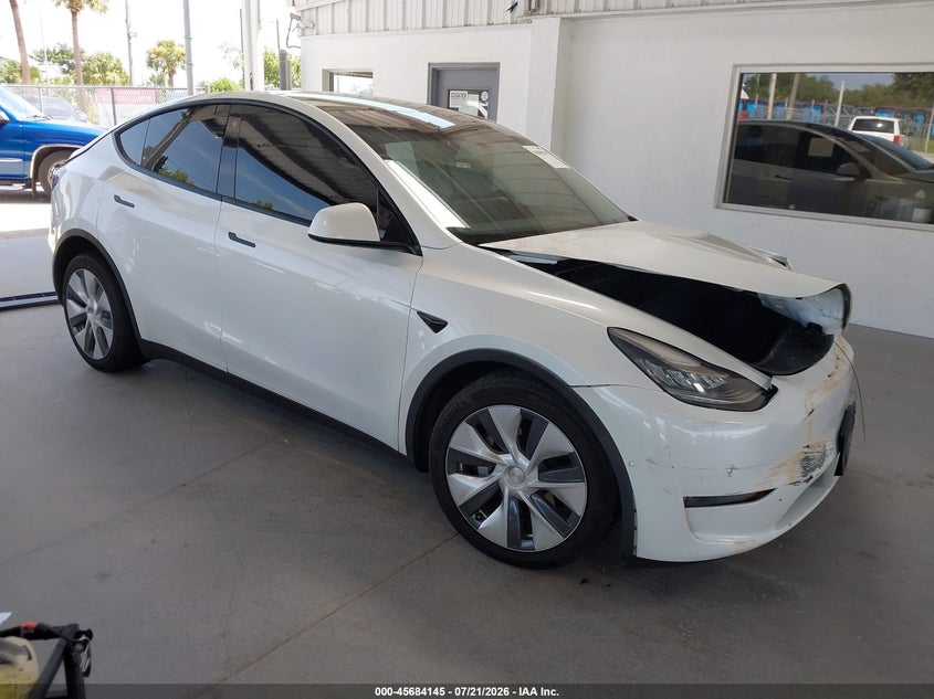 2020 Tesla Model y VIN 5YJYGDEE8LF044151 — IAAI salvage auction photo