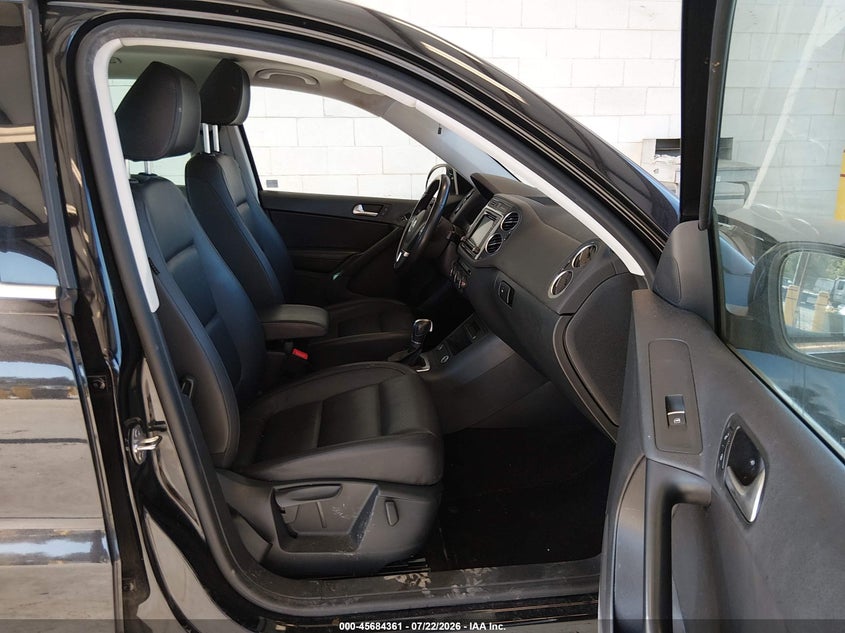 2017 Volkswagen Tiguan VIN WVGSV7AX9HW511631 IAAI salvage auction — FRONT END, Bill Of Sale (Washington), sold $1,150 on 2026-08-13 (photo 5)