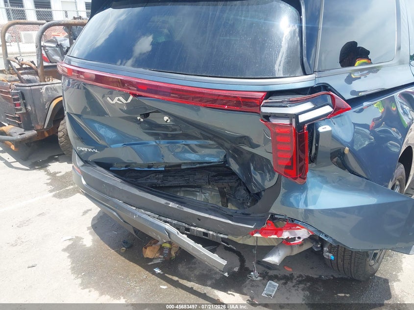 2025 Kia Carnival VIN KNDNE5K31S6472171 IAAI salvage auction — REAR END, Salvage Title, sold $13,700 on 2026-08-24 (photo 6)