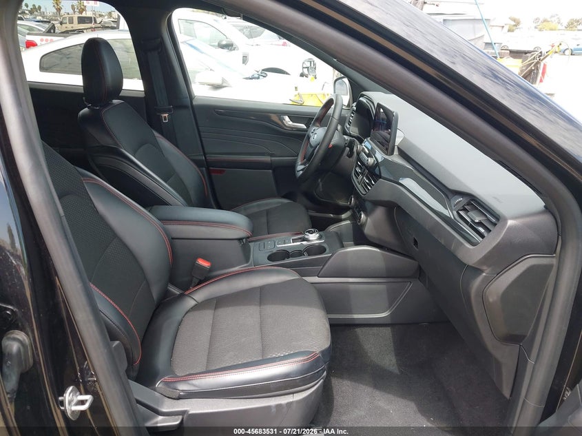 2025 Ford Escape VIN 1FMCU9MNXSUB36381 IAAI salvage auction — REAR END, Salvage Title, sold $11,100 on 2026-07-29 (photo 5)