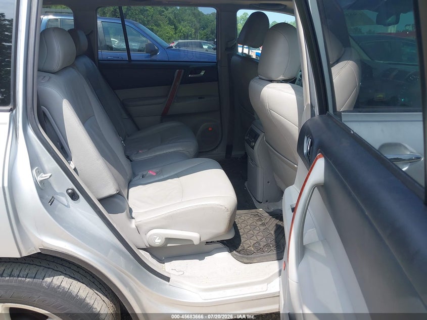 2009 Toyota Highlander VIN JTEES42A292137077 IAAI salvage auction — NORMAL WEAR, Clear (Maryland), sold $3,275 on 2026-07-30 (photo 8)