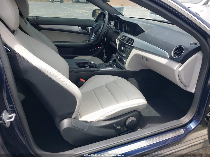 2012 Mercedes-benz C-klasse VIN WDDGJ4HB1CF873546 IAAI salvage auction — MECHANICAL, Clear (California), sold $25 on 2026-07-29 (photo 5)