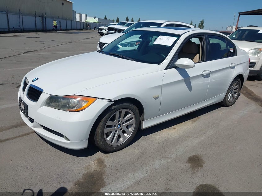 2007 BMW 3 series VIN WBAVC53567FZ76905 IAAI salvage auction — NORMAL WEAR, Clear - Dealer Only (California), sold $400 on 2026-07-28 (photo 2)