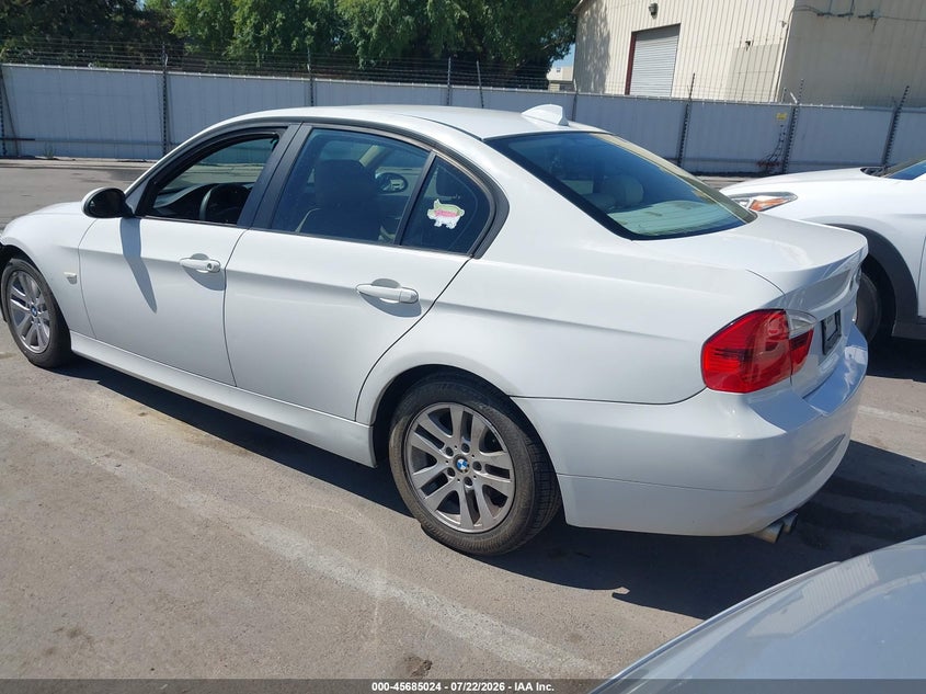 2007 BMW 3 series VIN WBAVC53567FZ76905 IAAI salvage auction — NORMAL WEAR, Clear - Dealer Only (California), sold $400 on 2026-07-28 (photo 3)