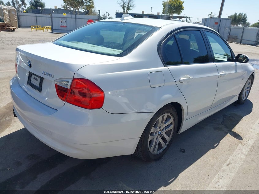 2007 BMW 3 series VIN WBAVC53567FZ76905 IAAI salvage auction — NORMAL WEAR, Clear - Dealer Only (California), sold $400 on 2026-07-28 (photo 4)