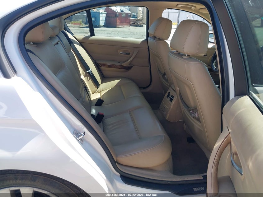 2007 BMW 3 series VIN WBAVC53567FZ76905 IAAI salvage auction — NORMAL WEAR, Clear - Dealer Only (California), sold $400 on 2026-07-28 (photo 8)