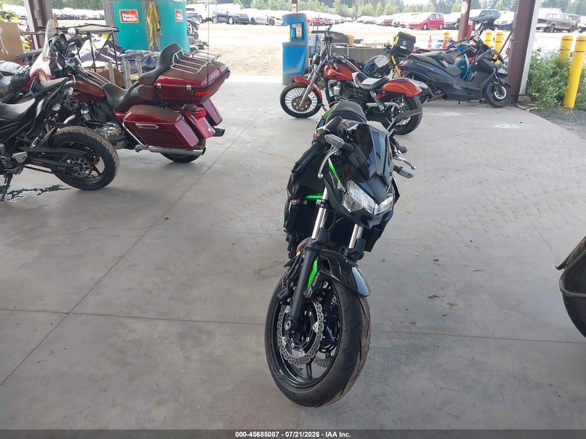2025 Kawasaki Er VIN ML5EREN17SDAF8203 IAAI salvage auction — RIGHT SIDE, Wait Title, sold $1,950 on 2026-09-11 (photo 5)