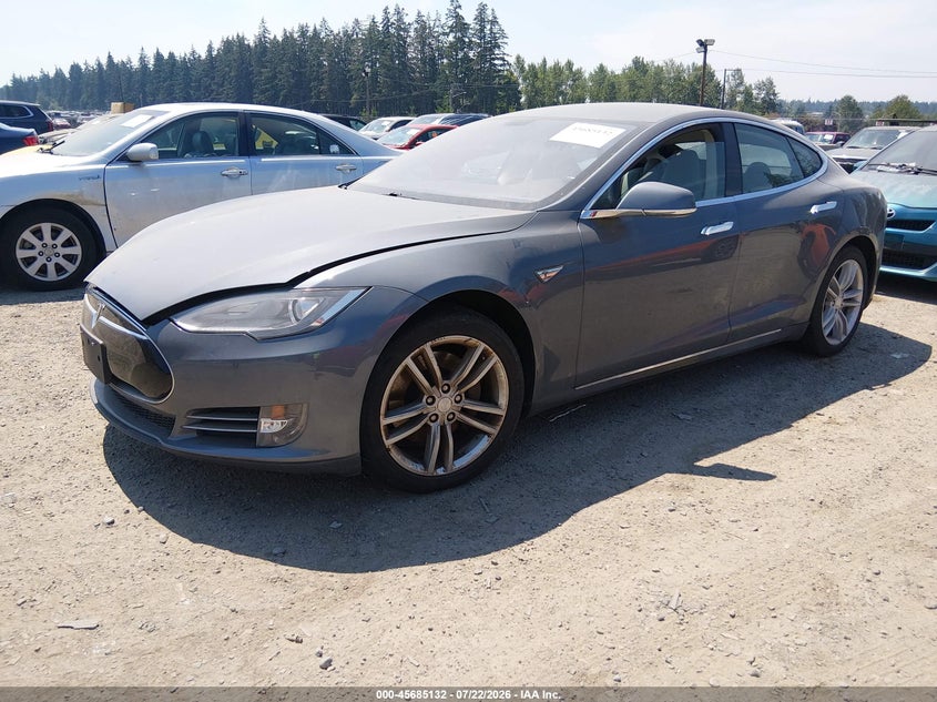 2014 Tesla Model s VIN 5YJSA1H15EFP32710 IAAI salvage auction — NORMAL WEAR, Clear (Washington), sold $25 on 2026-07-29 (photo 2)