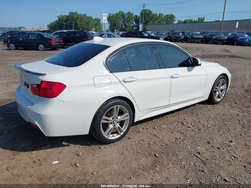 2013 BMW 3er VIN WBA3B5G54DNS02173 IAAI salvage auction — THEFT, Salvage Title, sold $1,350 on 2026-08-19 (photo 4)