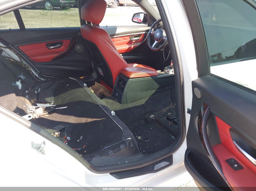 2013 BMW 3er VIN WBA3B5G54DNS02173 IAAI salvage auction — THEFT, Salvage Title, sold $1,350 on 2026-08-19 (photo 8)