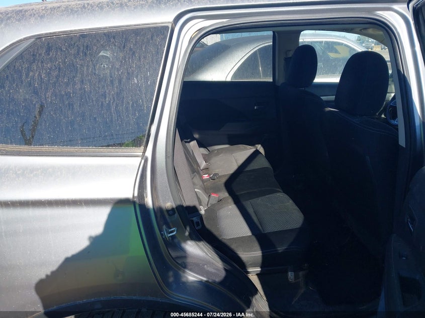 2016 Mitsubishi Outlander VIN JA4AD2A34GZ005585 IAAI salvage auction — NORMAL WEAR, Clear - Dealer Only (California), sold $1,700 on 2026-08-01 (photo 8)