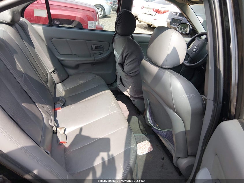 2005 Hyundai Elantra VIN KMHDN46D55U026352 IAAI salvage auction — SIDE, Clear (New York), sold $25 on 2026-07-28 (photo 8)