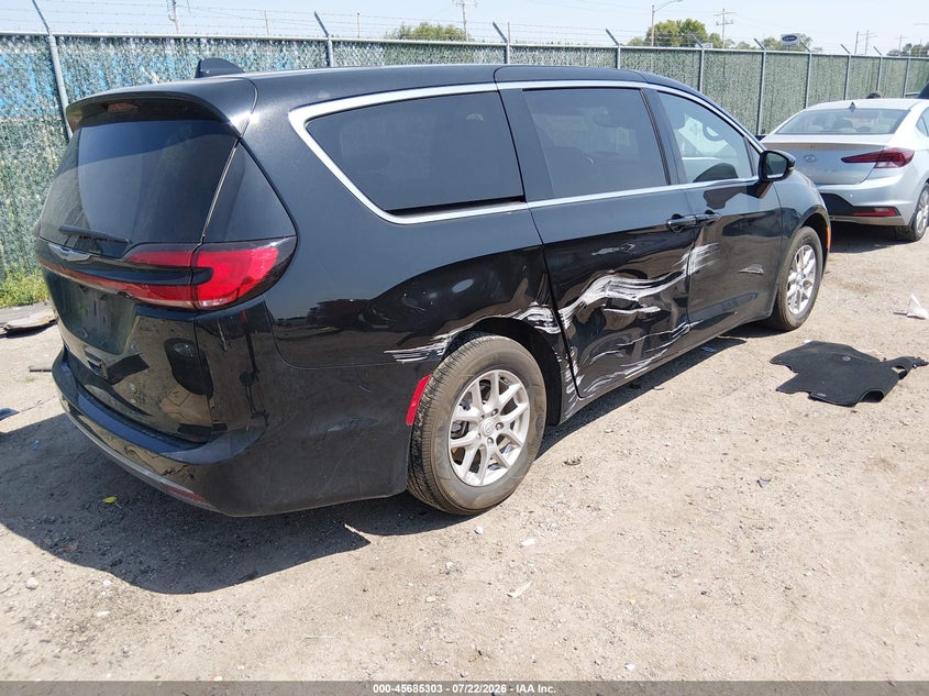 2026 Chrysler Pacifica VIN 2C4RC1BG7TR201712 IAAI salvage auction — RIGHT SIDE, Enterprise Vehicles Clear Only (Kansas), sold $16,100 on 2026-07-29 (photo 4)
