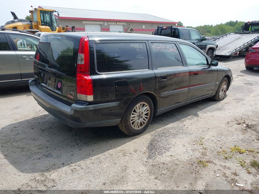 2004 Volvo V70 VIN YV1SW61T542371677 IAAI salvage auction — NORMAL WEAR, Clear (New York), sold $25 on 2026-07-27 (photo 4)