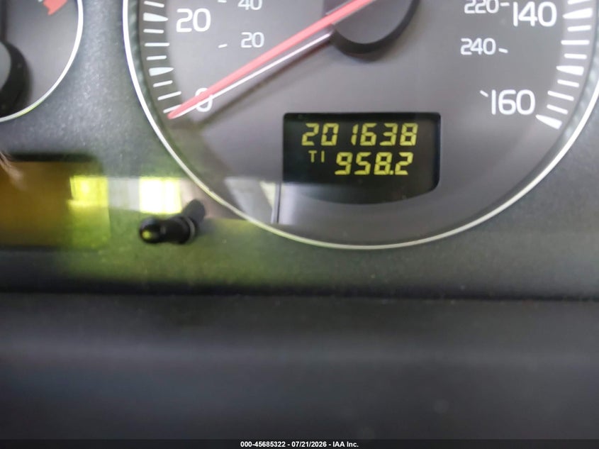 2004 Volvo V70 VIN YV1SW61T542371677 IAAI salvage auction — NORMAL WEAR, Clear (New York), sold $25 on 2026-07-27 (photo 7)