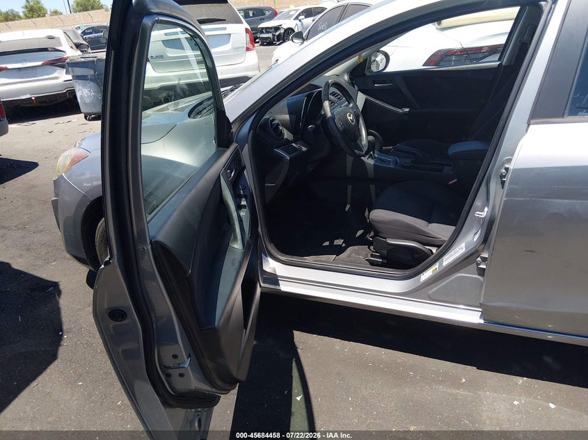 2011 Mazda 3 VIN JM1BL1VG6B1388439 IAAI salvage auction — SIDE, Salvage Certificate (California), sold $975 on 2026-08-02 (photo 5)