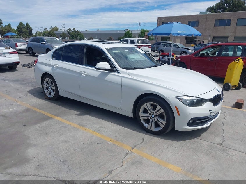 2017 BMW 3er VIN WBA8B9G51HNU49296 IAAI salvage auction — REAR END, Salvage Title, sold $2,450 on 2026-08-17 (photo 1)