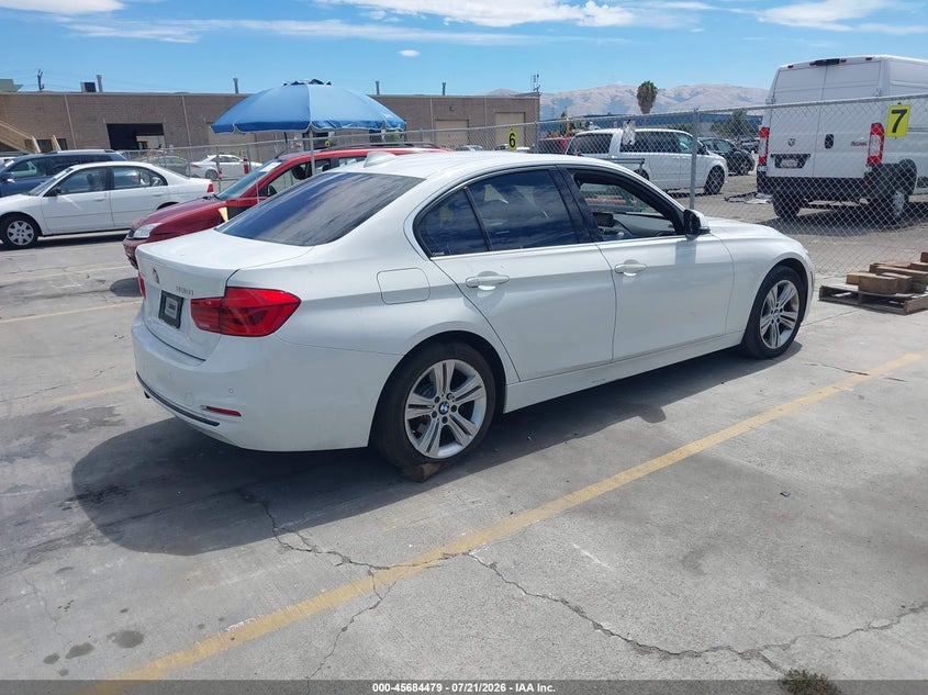 2017 BMW 3er VIN WBA8B9G51HNU49296 IAAI salvage auction — REAR END, Salvage Title, sold $2,450 on 2026-08-17 (photo 4)