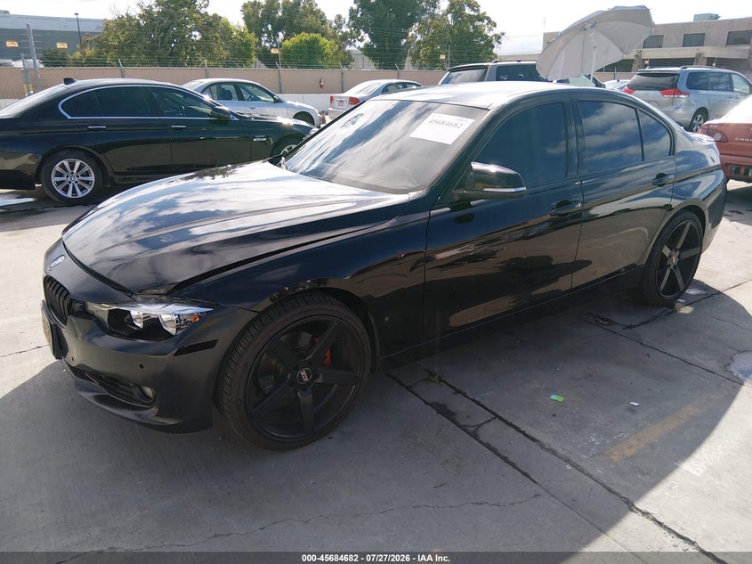 2017 BMW 3er VIN WBA8B9G53HNU49574 IAAI salvage auction — NORMAL WEAR, App For Dup Clear (California), sold $350 on 2026-08-03 (photo 2)