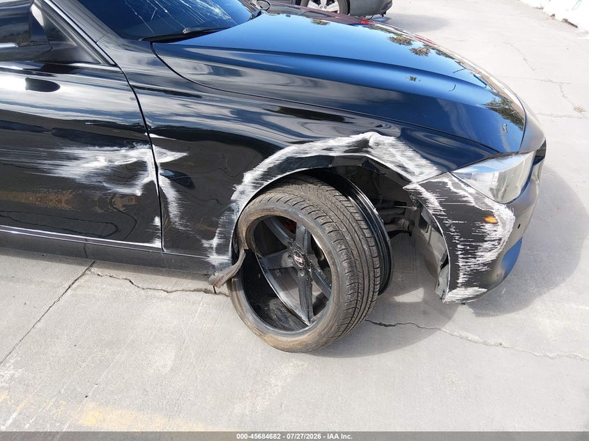 2017 BMW 3er VIN WBA8B9G53HNU49574 IAAI salvage auction — NORMAL WEAR, App For Dup Clear (California), sold $350 on 2026-08-03 (photo 6)