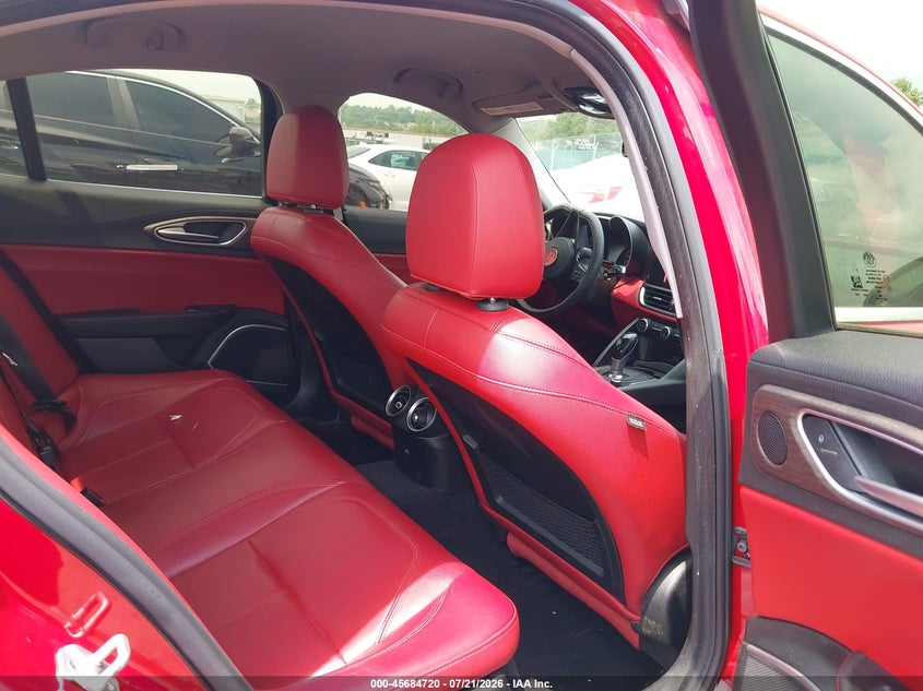2017 Alfa romeo Giulia VIN ZARFAEEN0H7556312 IAAI salvage auction — FRONT END, Salvage Title, sold $1,000 on 2026-08-14 (photo 8)