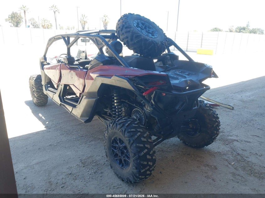 2018 Can-am/ brp Maverick VIN 3JBVEAW23JK000173 IAAI salvage auction — RIGHT SIDE, Salvage Title, sold $6,350 on 2026-08-18 (photo 3)