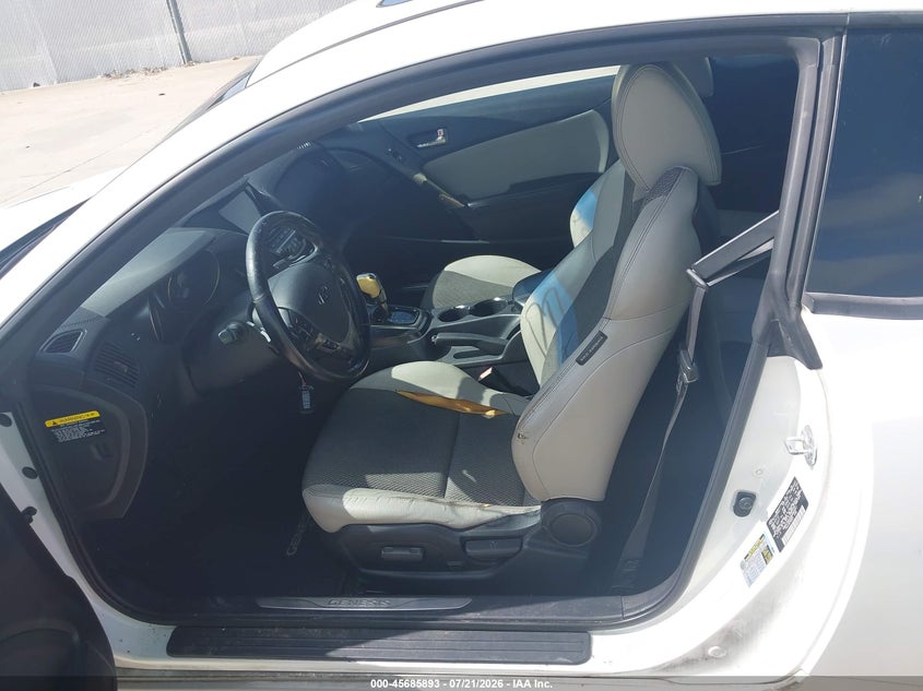 2013 Hyundai Genesis VIN KMHHT6KD3DU083057 IAAI salvage auction — NORMAL WEAR, Original (Texas), sold $300 on 2026-07-24 (photo 8)