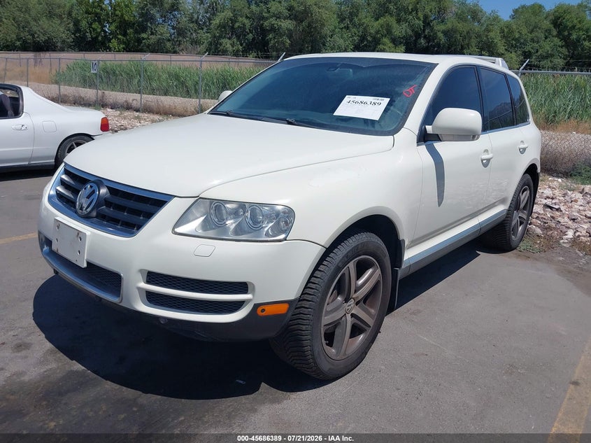 2004 Volkswagen Touareg VIN WVGCM67L84D021239 IAAI salvage auction — REAR END, Clear (Washington), sold $350 on 2026-08-06 (photo 2)