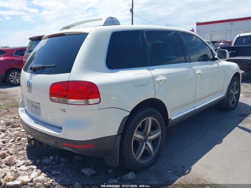 2004 Volkswagen Touareg VIN WVGCM67L84D021239 IAAI salvage auction — REAR END, Clear (Washington), sold $350 on 2026-08-06 (photo 4)