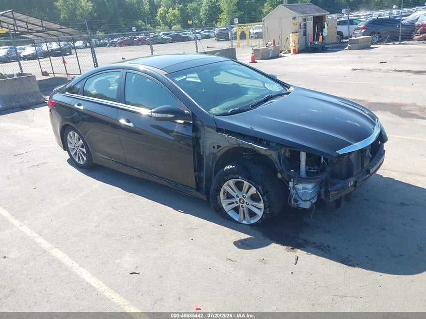 2014 Hyundai Sonata VIN 5NPEC4AC3EH923953 IAAI salvage auction — NORMAL WEAR, Clear (Massachusetts), sold $725 on 2026-08-01 (photo 1)