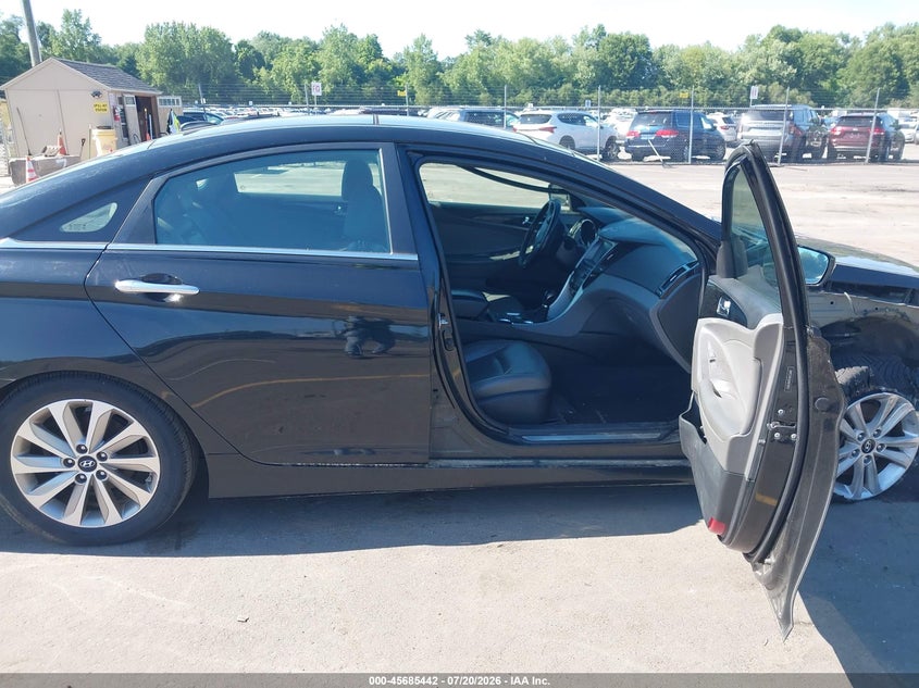 2014 Hyundai Sonata VIN 5NPEC4AC3EH923953 IAAI salvage auction — NORMAL WEAR, Clear (Massachusetts), sold $725 on 2026-08-01 (photo 5)