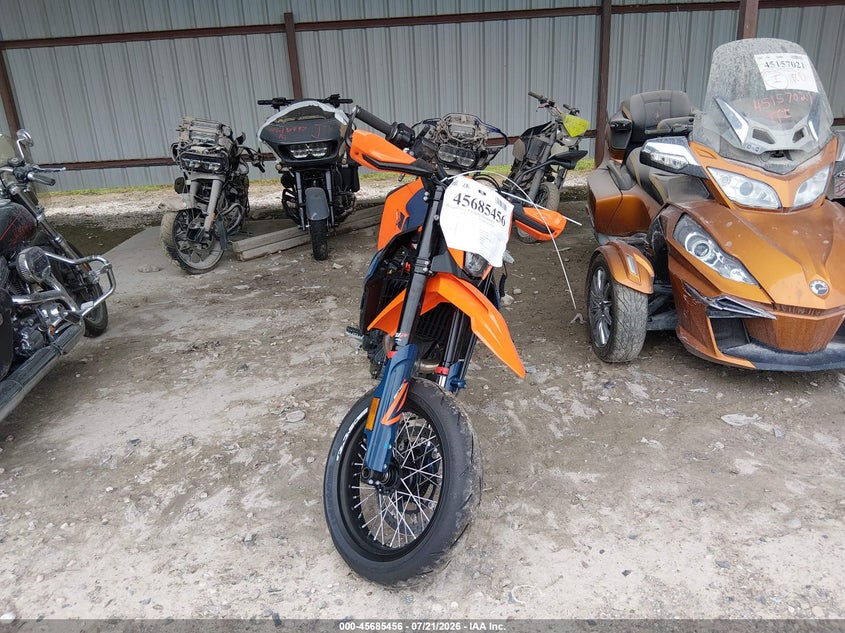 2026 Ktm VIN VBKLSX407TM786255 IAAI salvage auction — RIGHT SIDE, Salvage Title, sold $7,450 on 2026-10-06 (photo 5)
