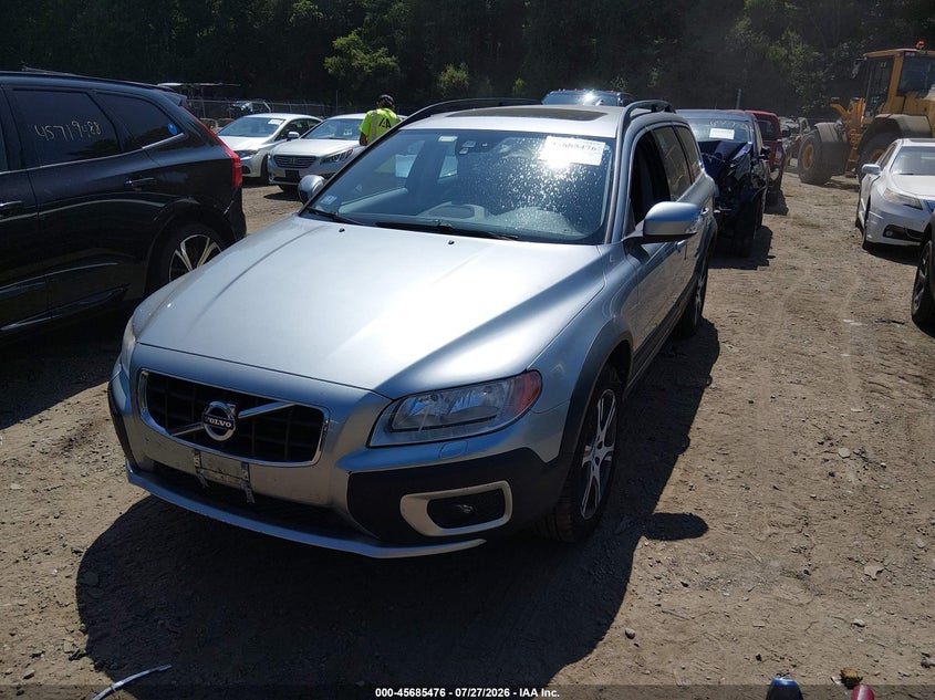 2013 Volvo Xc70 VIN YV4902BZ8D1162258 IAAI salvage auction — REAR END, Clear (Massachusetts), sold $1,700 on 2026-07-31 (photo 2)