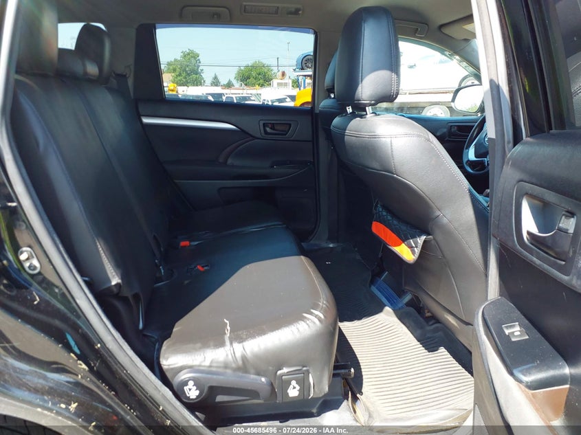 2018 Toyota Highlander VIN 5TDBGRFH3JS037063 IAAI salvage auction — ALL OVER, Clear (New York), sold $25 on 2026-07-29 (photo 8)