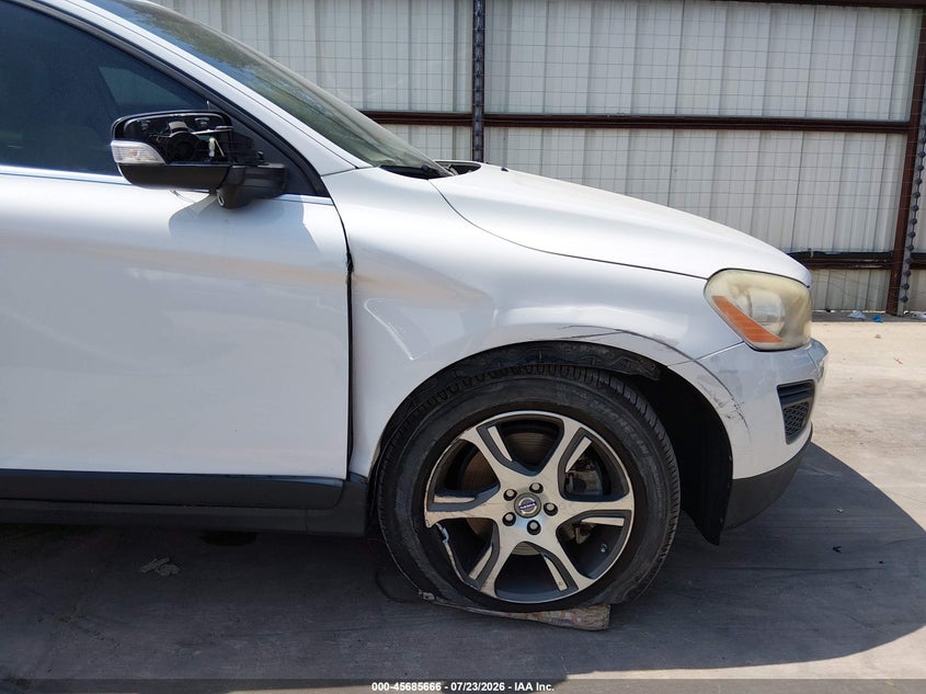 2013 Volvo Xc60 VIN YV4902DZ8D2376934 IAAI salvage auction — RIGHT FRONT, Salvage Title, sold $550 on 2026-08-13 (photo 6)