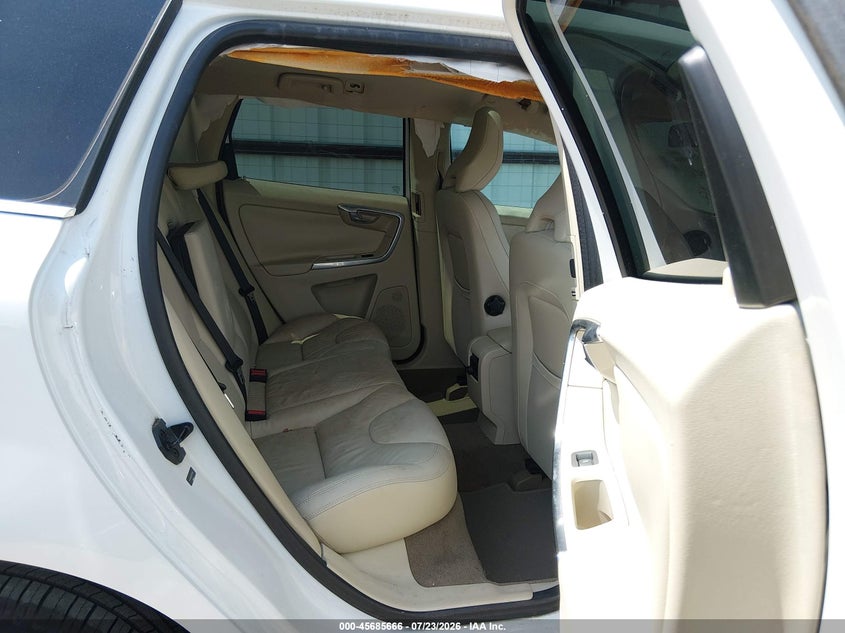 2013 Volvo Xc60 VIN YV4902DZ8D2376934 IAAI salvage auction — RIGHT FRONT, Salvage Title, sold $550 on 2026-08-13 (photo 8)