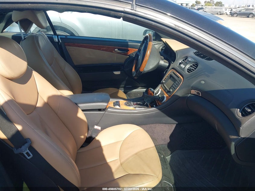 2004 Mercedes-benz Sl-class VIN WDBSK75FX4F076089 IAAI salvage auction — NORMAL WEAR, Clear - Dealer Only (California), sold $50 on 2026-07-29 (photo 5)