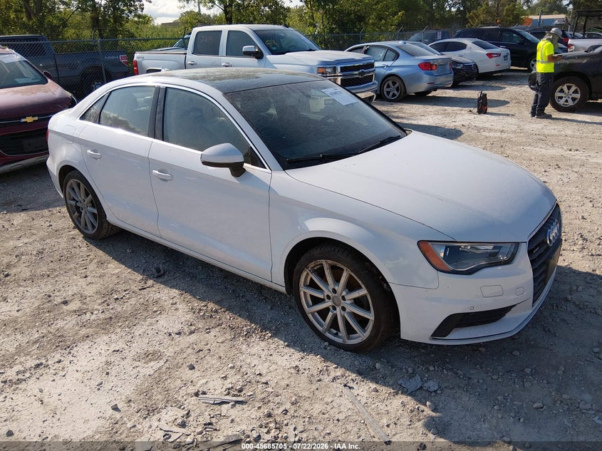 2015 Audi A3 VIN WAUEFGFF4F1112177 IAAI salvage auction — NORMAL WEAR, Clear (Illinois), sold $450 on 2026-07-28 (photo 1)